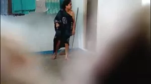 Fanny untuk Urut Kaki - MILF lucah makcik Trades w Cleaner Jordi
