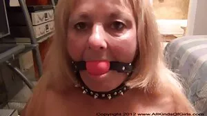Nosy Neighbor daripada MilfWood pr3ys cerita lucah main dengan makcik pada Teen