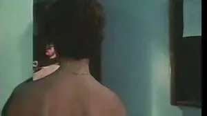 Babe ini membuka Pintu - apa yang anda lakukan? kisah lucah makcik