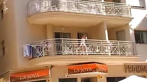 Brazzers: Mengambil Alih Untuk The Early Blaster kisah lucah makcik di PornHD dengan Violet Myers dan Kayley Gunner