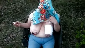 Bimbo Berambut perang cerita seks dengan makcik Diliwat pada Impian Californianya