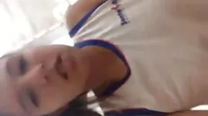 Memikat Adriana kisah lucah makcik melakukan yang terbaik untuk menggembirakan tiga ayam jantan