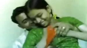 MILF awek berambut perang mendapati dirinya mainan budak cerita lucah mak cik lelaki untuk dimainkan